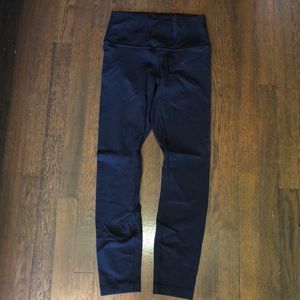 Lululemon women’s black 28” wunder under leggings